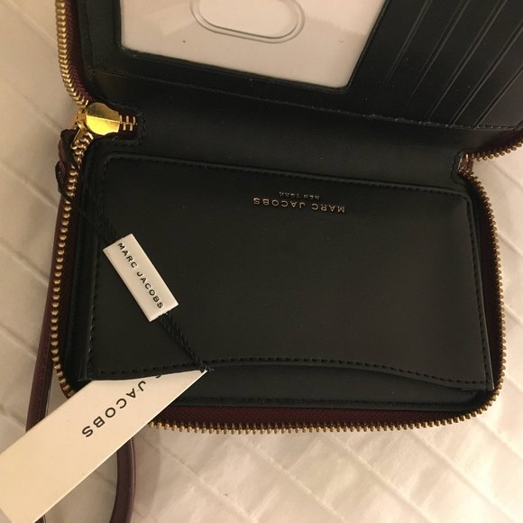 NWT Marc Jacobs Zipper Saffiano Leather Wristlet - Picture 6 of 9